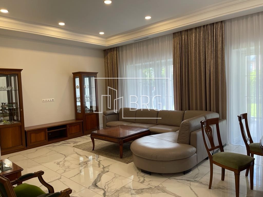 Дом 450м Печерский р-н. Киев