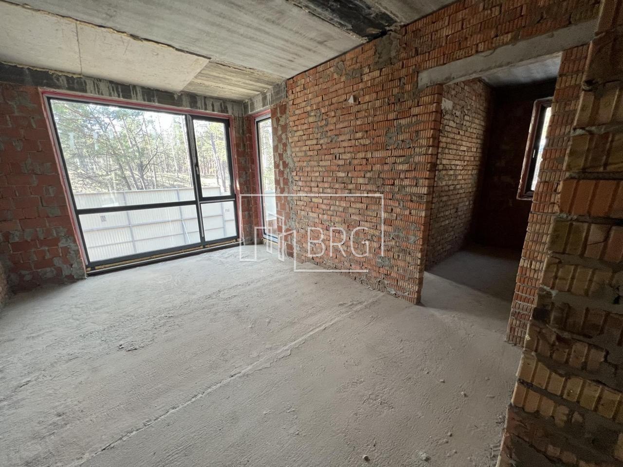 Новый дом 334м в сосновом лесу Плюты. Київська обл