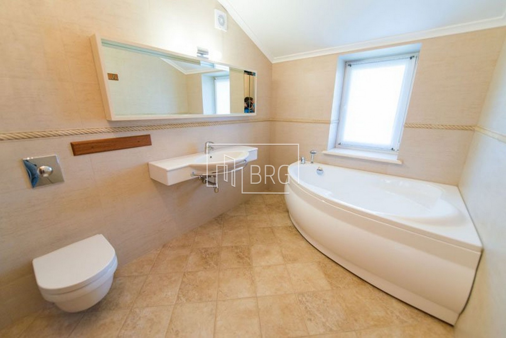 Дом КГ Днипрова хвыля 815м с выходом на Днепр. Київська обл