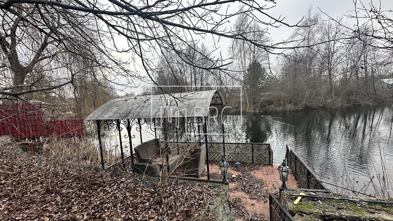 Дом 350м КГ Мистецтво с выходом к озеру. Київська обл