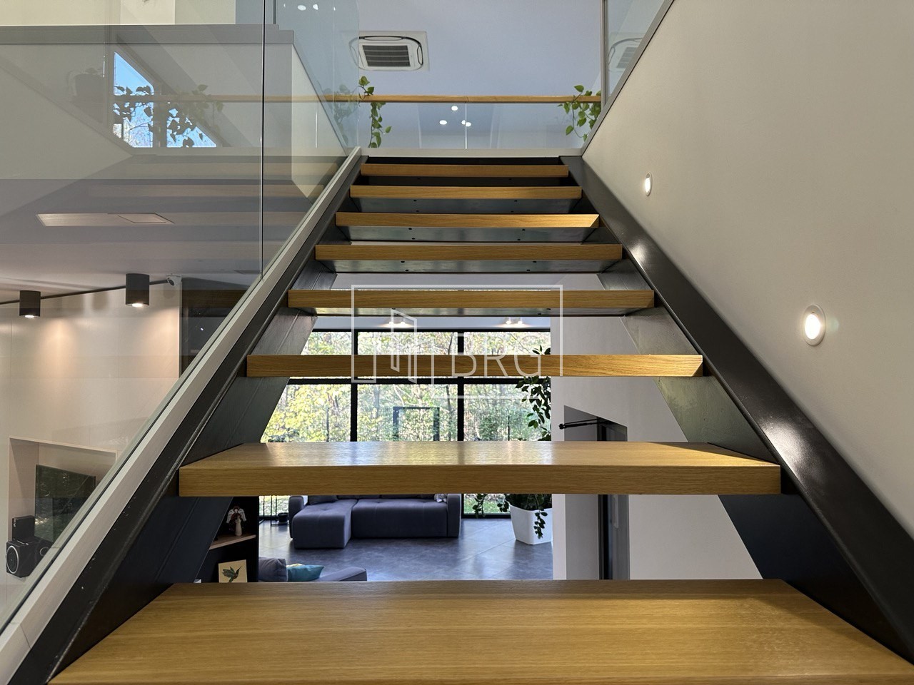 Современный дом 390м с выходом в парк Межигорье. Київська обл