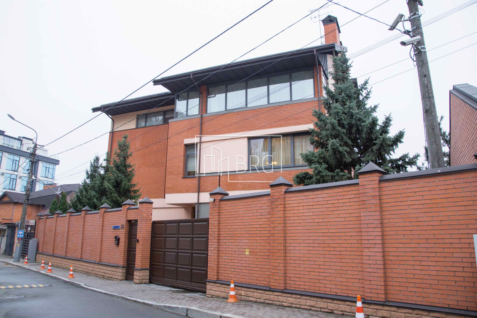 Дом 670м Царское село в центре Киева. Киев