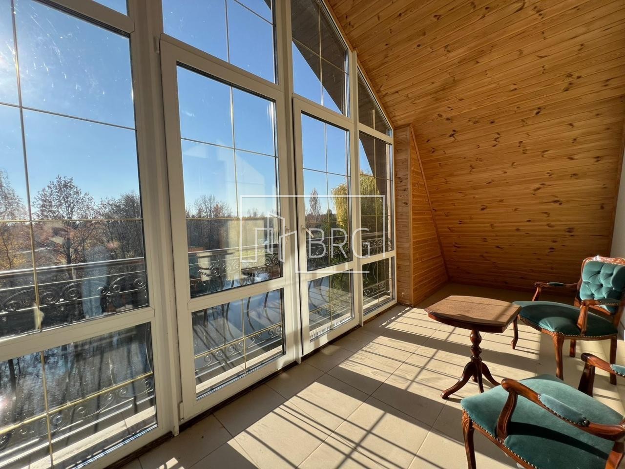 Дом 490м КГ Золотые ворота с выходом на Козинку. Київська обл