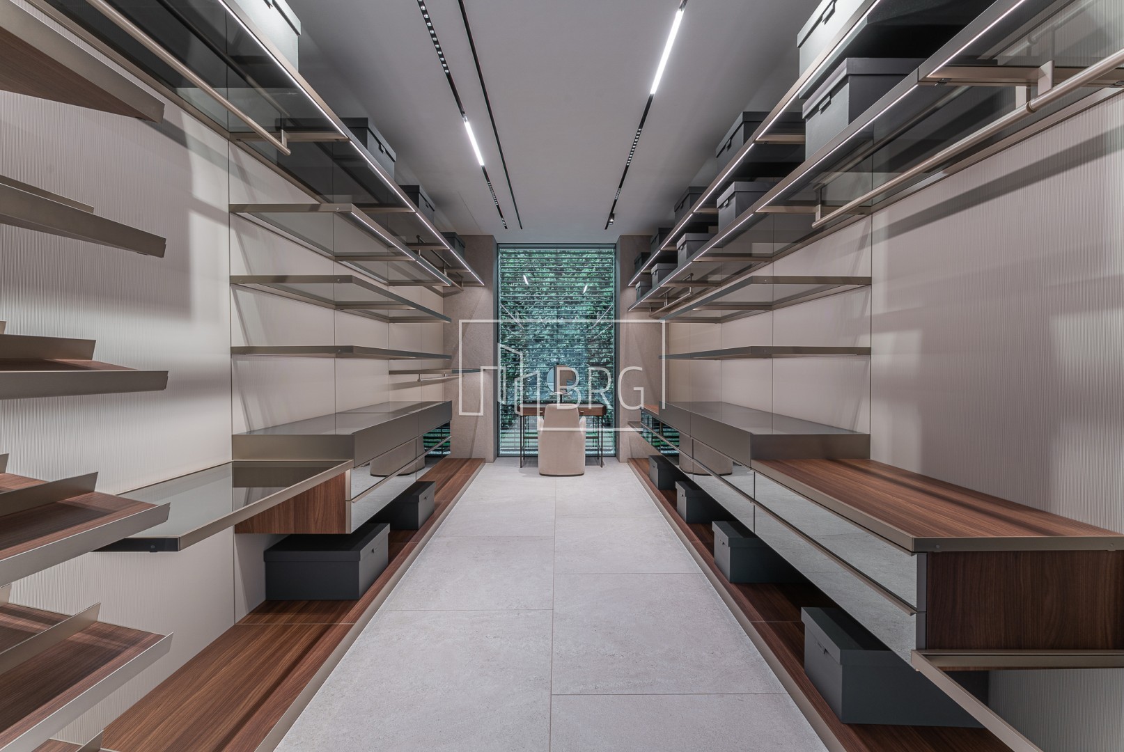 Дом 305м с бассейном Плюты Конча-Заспа. Київська обл