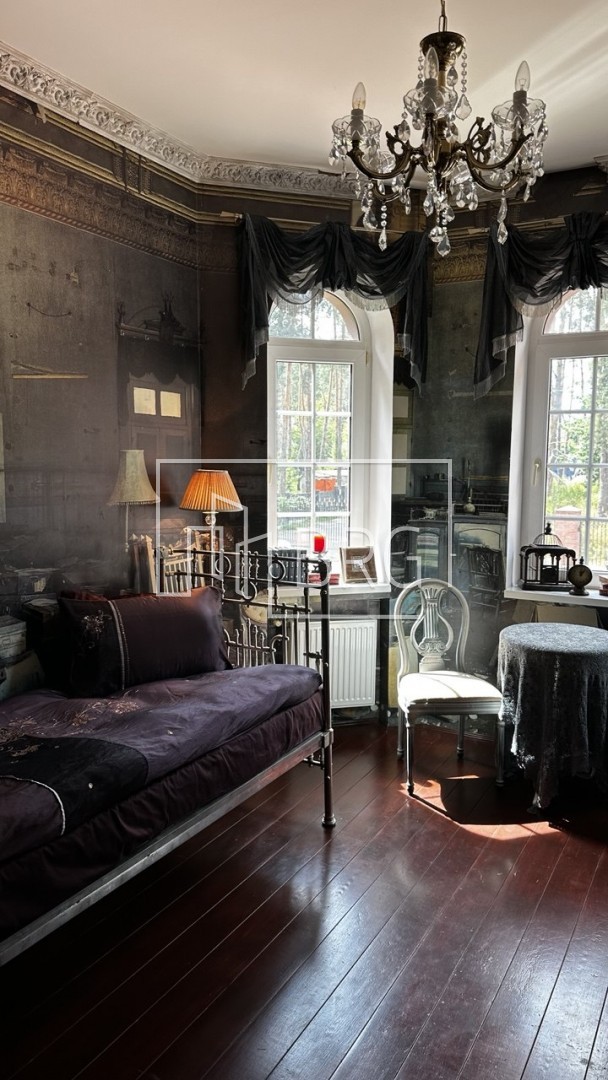 Дом 900м в Викторианском стиле Ходосеевка. Київська обл