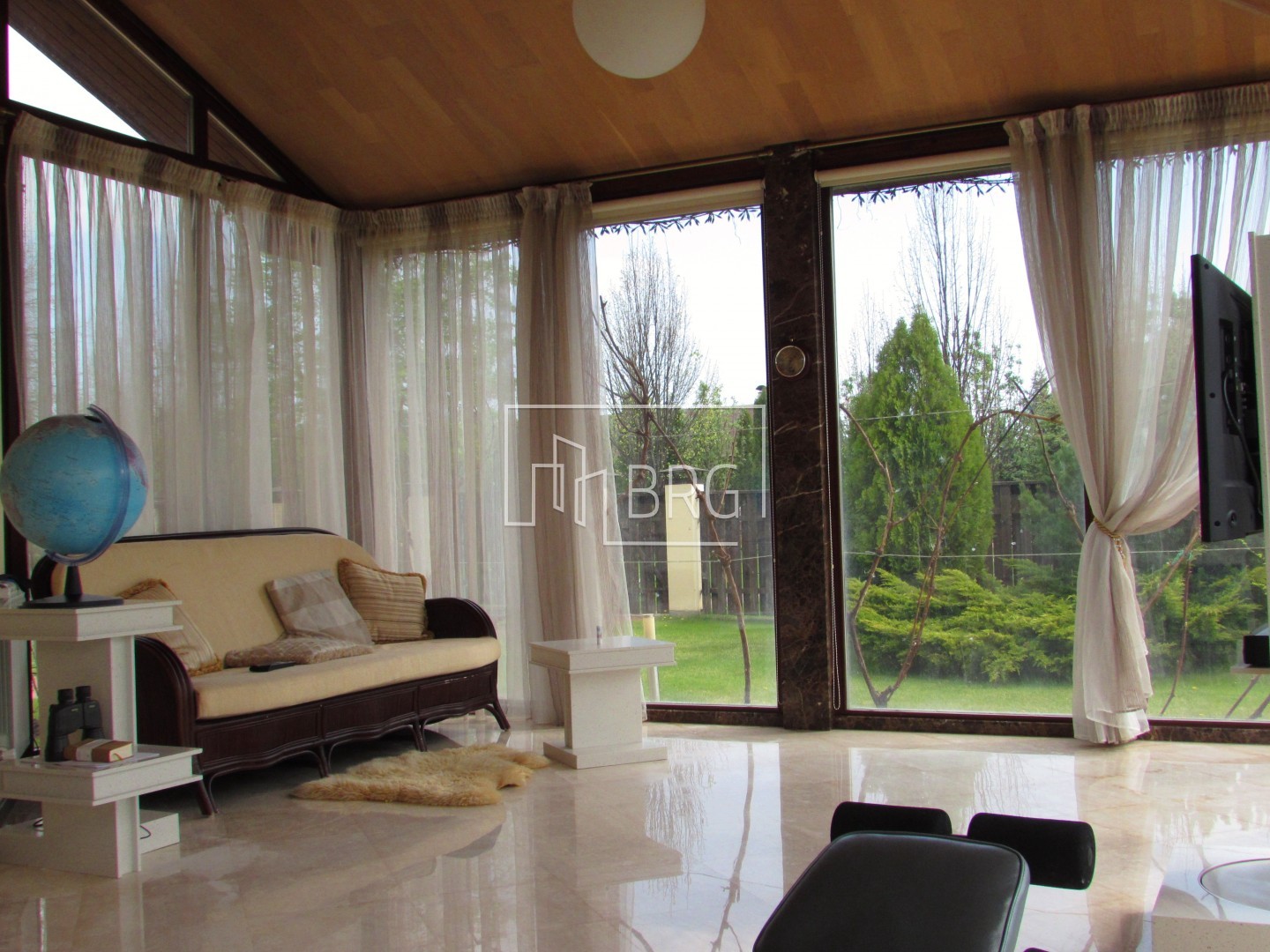 Дом 400м КГ Конча Озерная начало Дамбы с выходом на р.Козинку. Київська обл