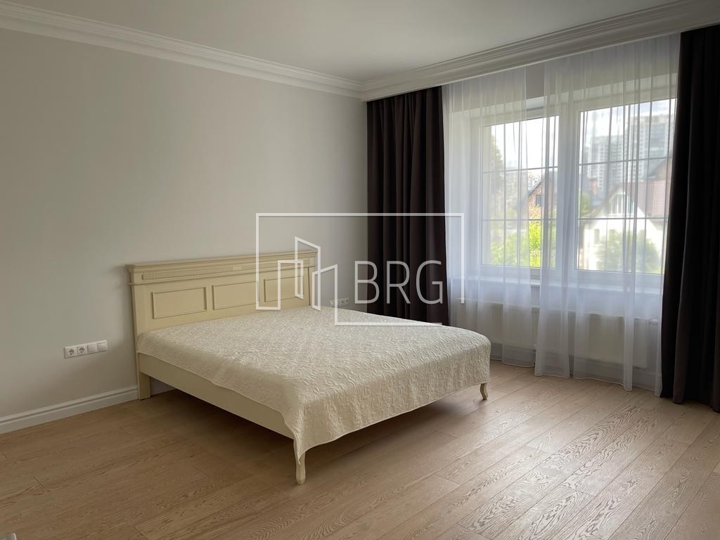 Дом 450м Печерский р-н. Киев