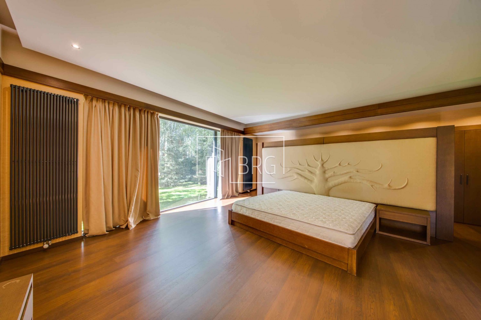 Дом 420м выход на Козинку Конча-Заспа. Київська обл