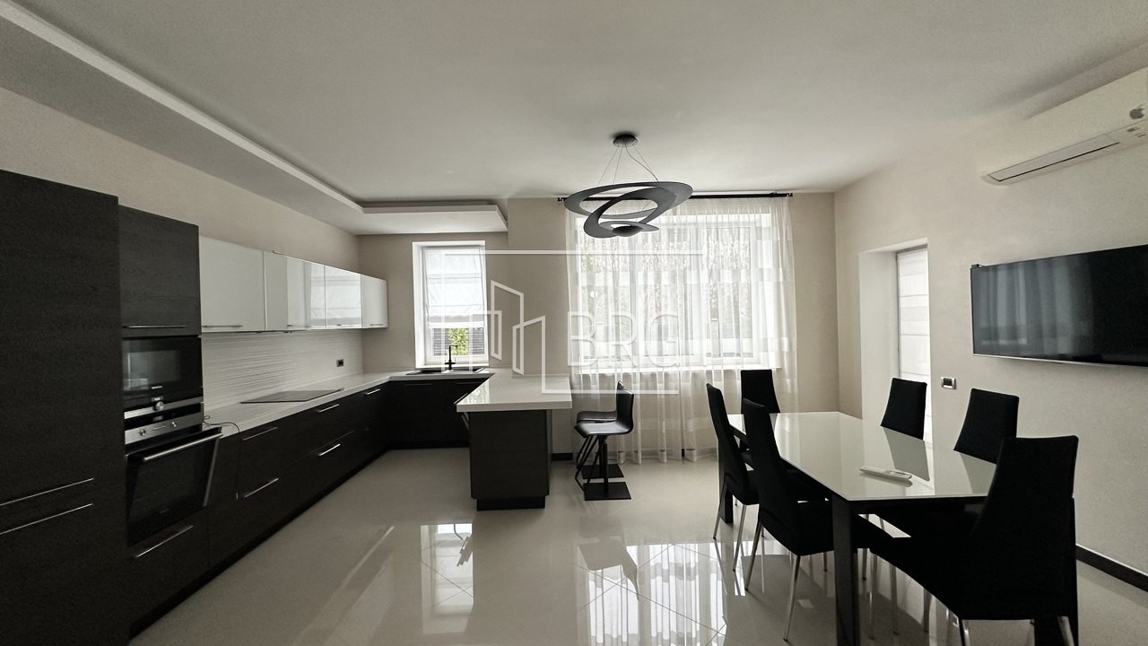 Дом 500м в КГ Днипрова хвыля Дамба. Київська обл