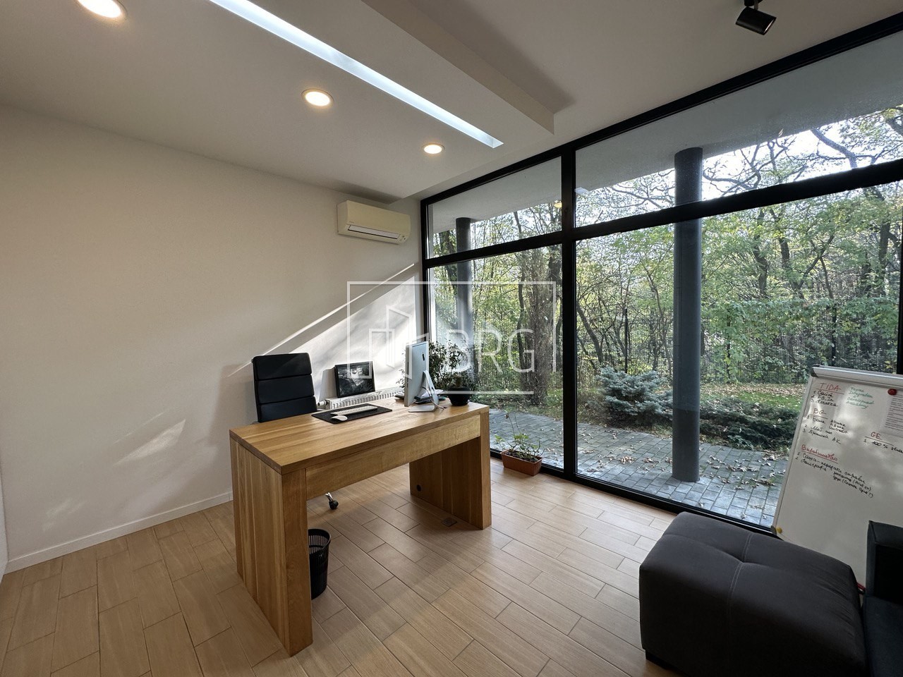 Современный дом 390м с выходом в парк Межигорье. Київська обл