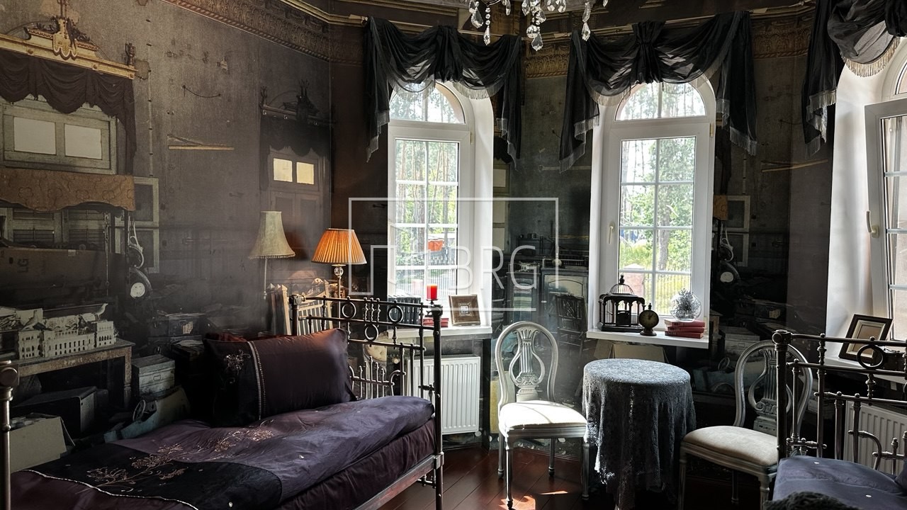 Дом 900м в Викторианском стиле Ходосеевка. Київська обл