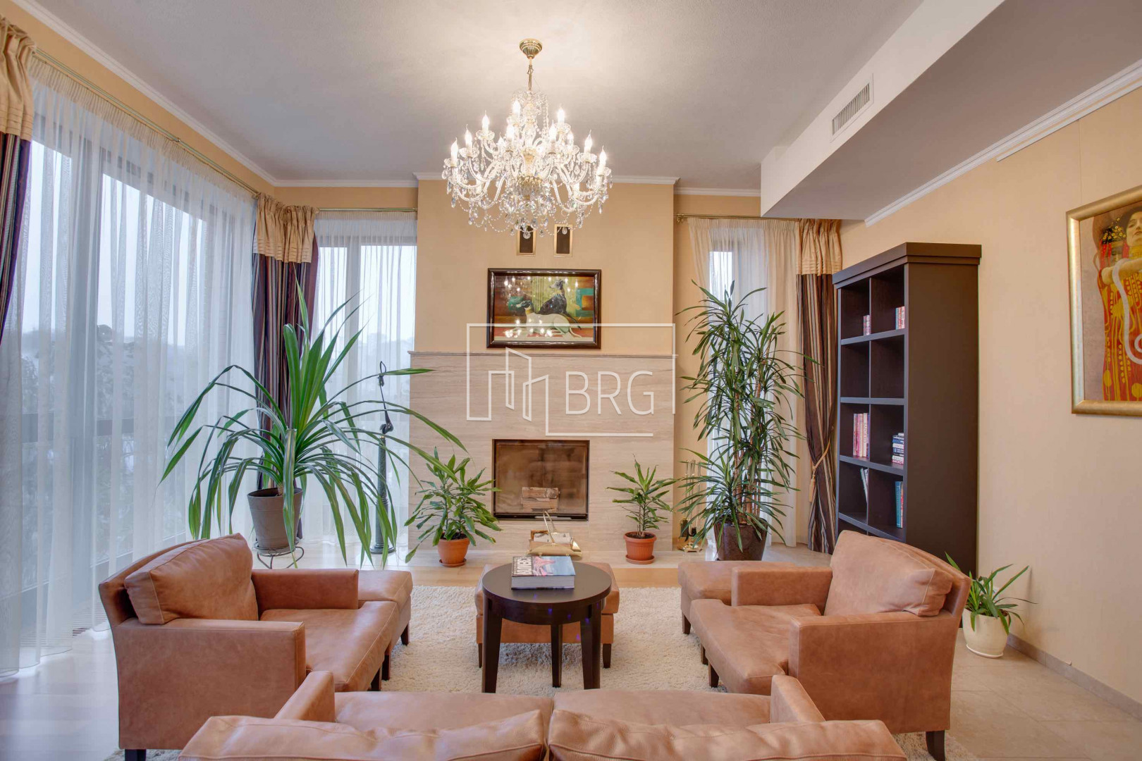 Дом 670м Царское село в центре Киева. Киев