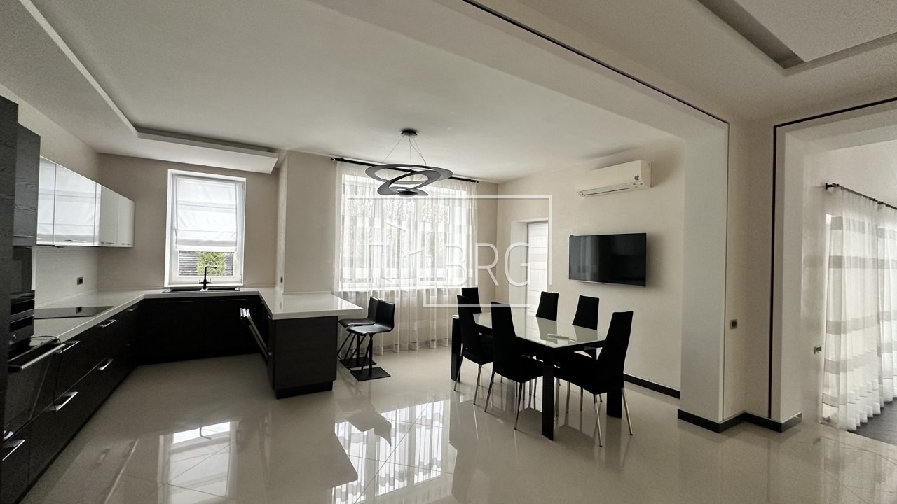 Дом 500м в КГ Днипрова хвыля Дамба. Київська обл