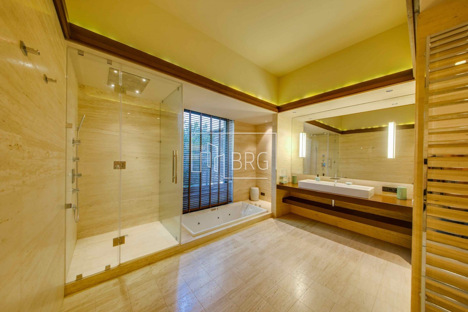 Дом 420м выход на Козинку Конча-Заспа. Київська обл