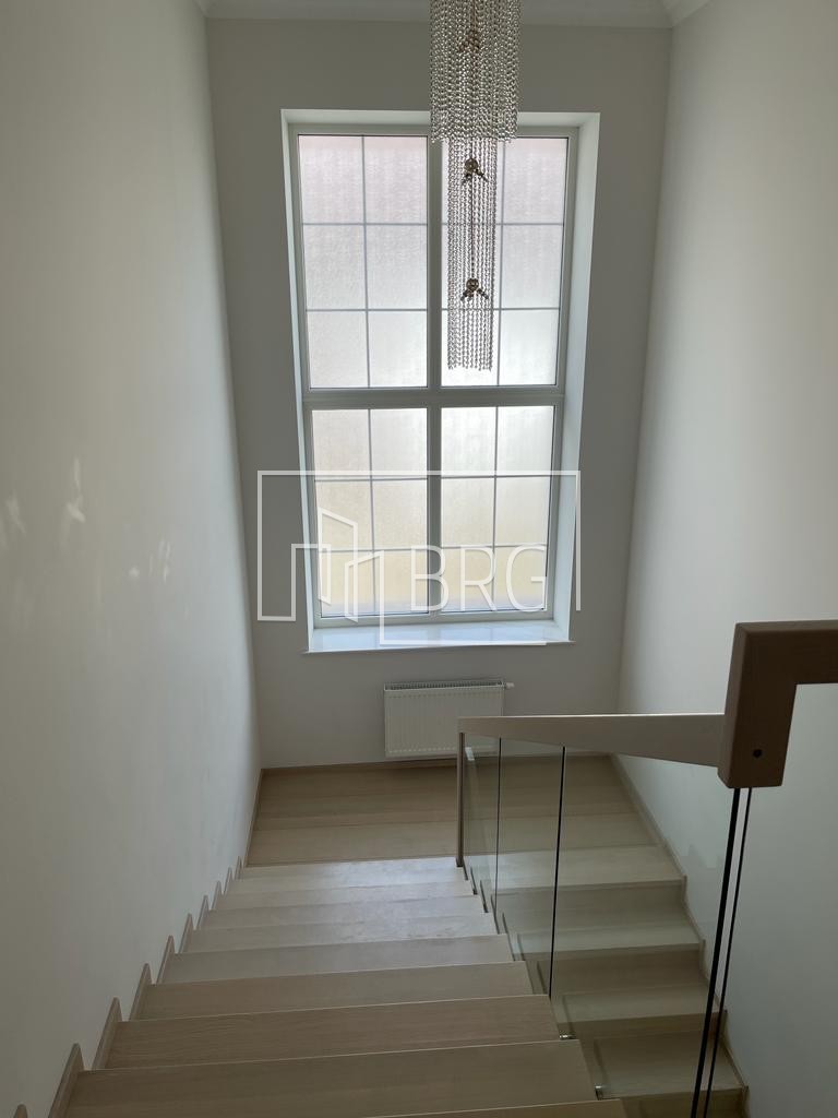 Дом 450м Печерский р-н. Киев