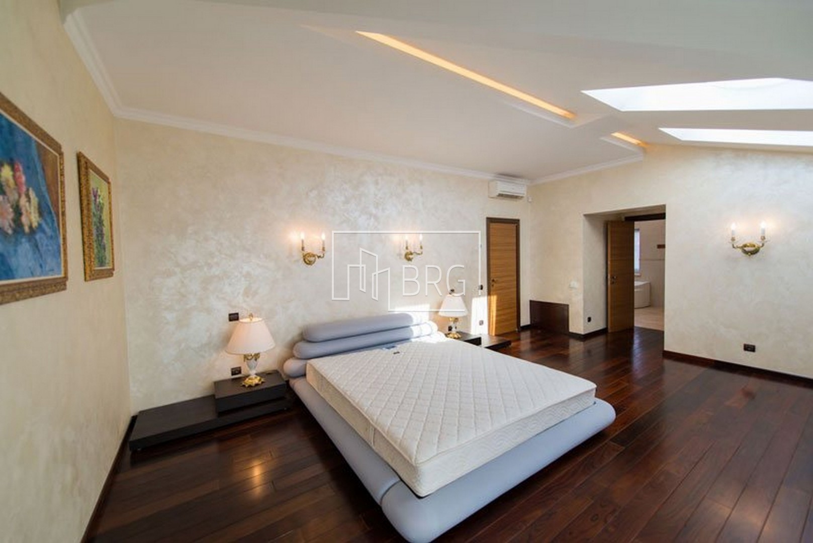 Дом КГ Днипрова хвыля 815м с выходом на Днепр. Київська обл