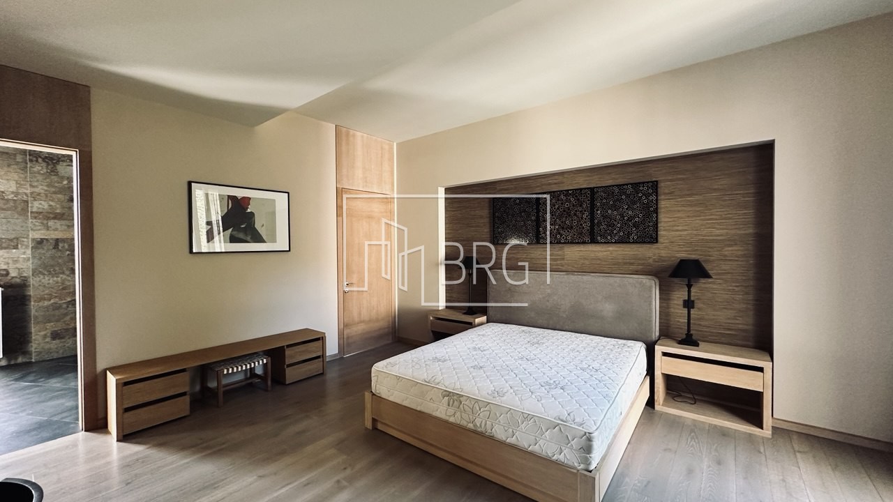 Дом 1100м с выходом на р.Стугну Таценки. Київська обл