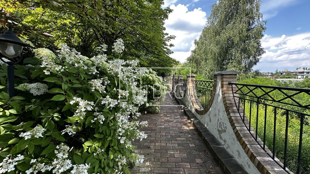 Особняк 770м с выходом на Козинку Конча-Заспа. Київська обл