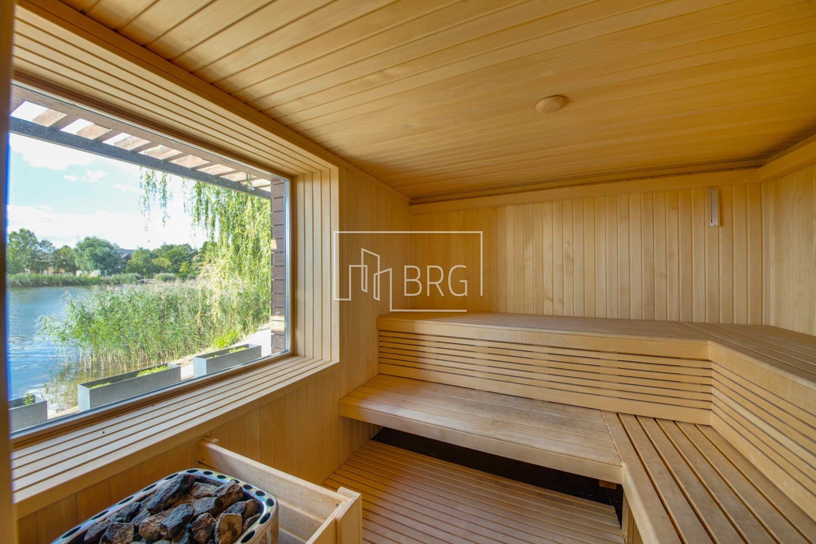 Дом 420м выход на Козинку Конча-Заспа. Київська обл