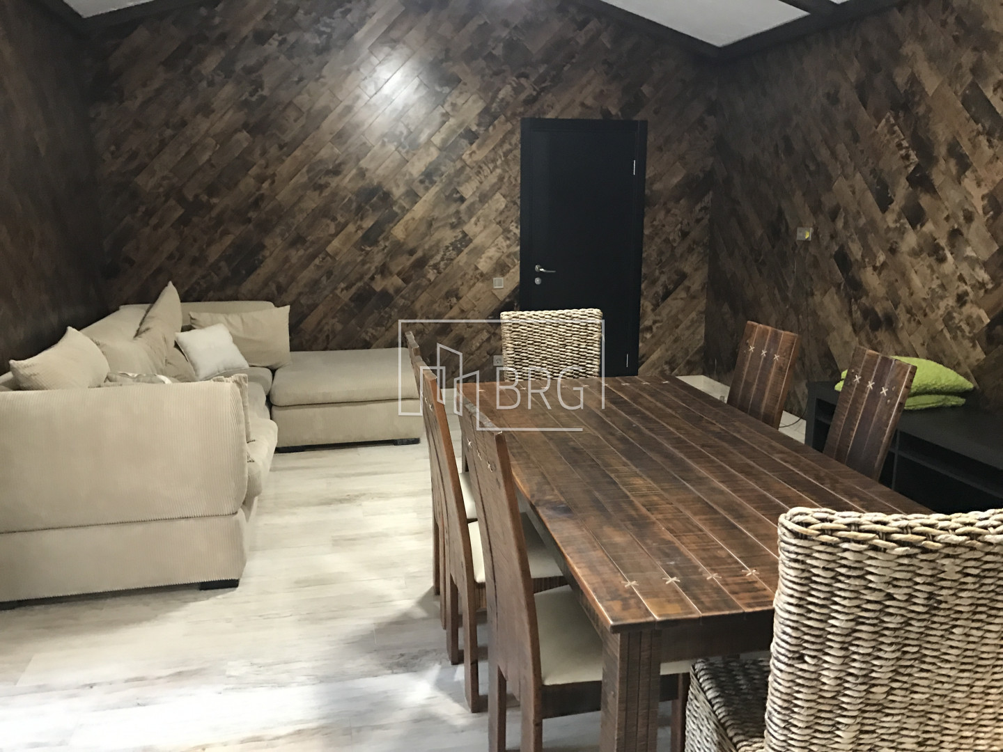 Дом 350м на Осокорках. Киев