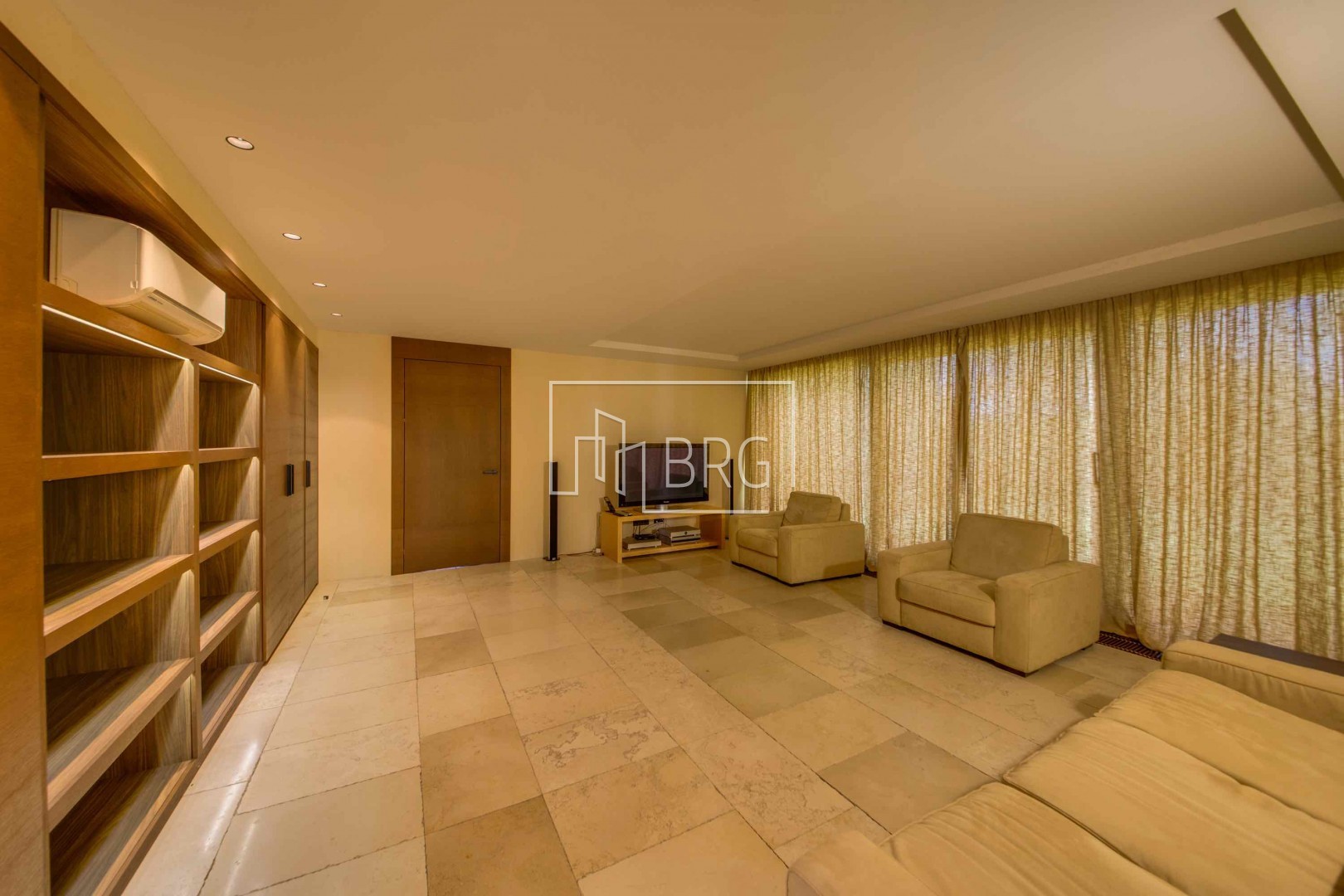 Дом 420м выход на Козинку Конча-Заспа. Київська обл