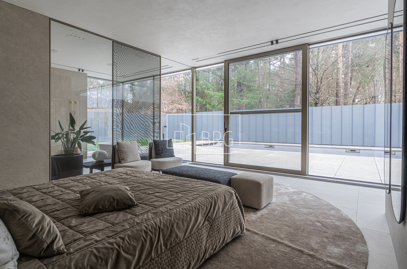 Дом 305м с бассейном Плюты Конча-Заспа. Київська обл