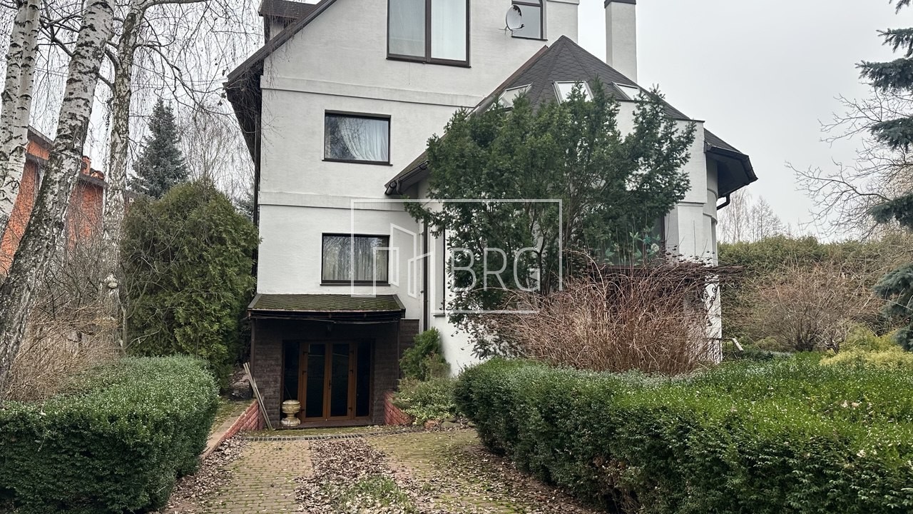 Дом 350м КГ Мистецтво с выходом к озеру. Київська обл