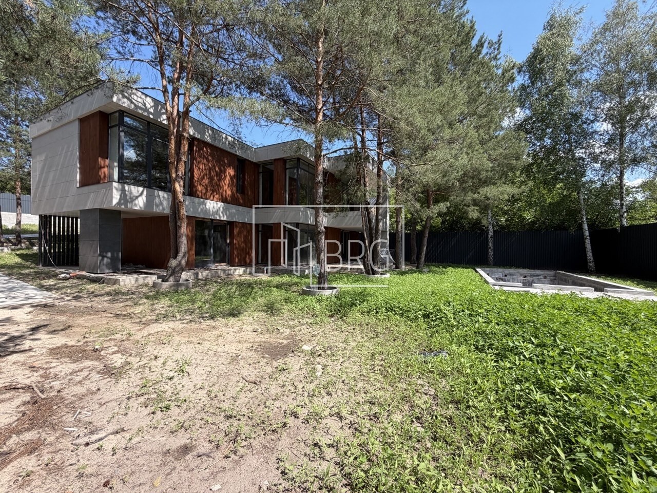 Новый современный дом 223м с соснами на территории Дамба. Київська обл