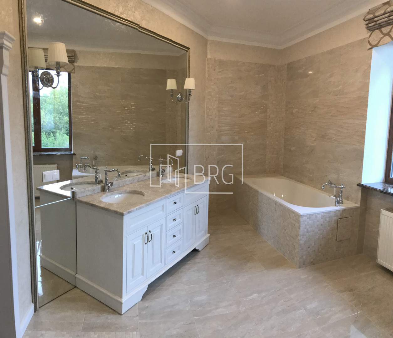 Дом 350м на Осокорках. Киев