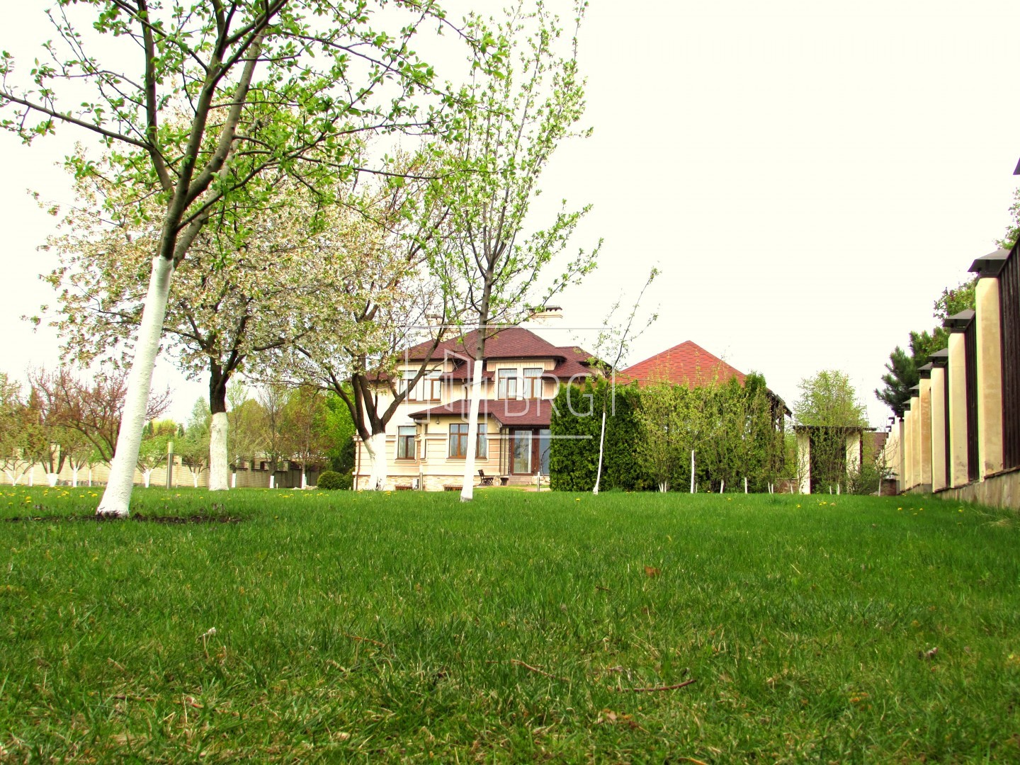 Дом 400м КГ Конча Озерная начало Дамбы с выходом на р.Козинку. Київська обл