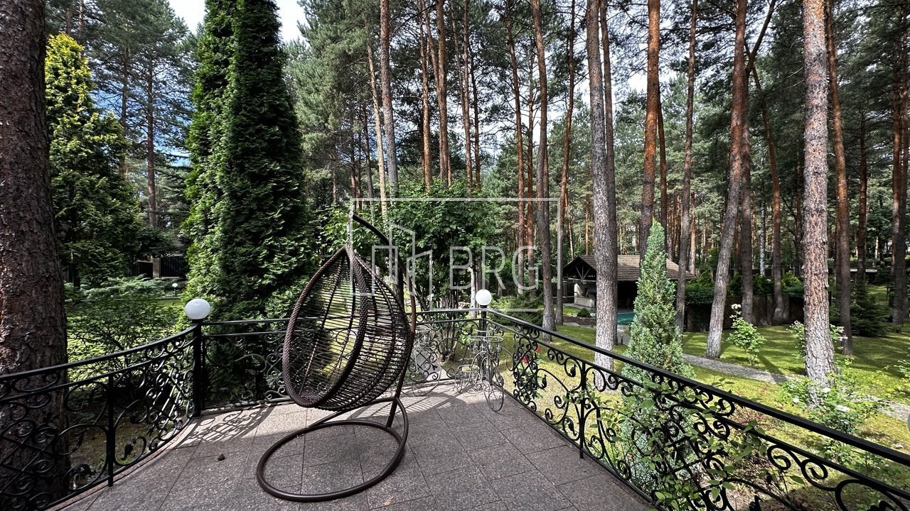 Особняк 700м с бассейном в сосновом лесу КГ Сосновый бор. Київська обл