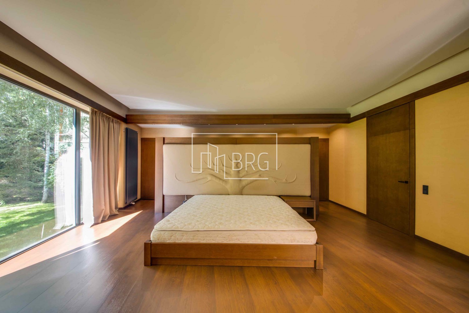 Дом 420м выход на Козинку Конча-Заспа. Київська обл