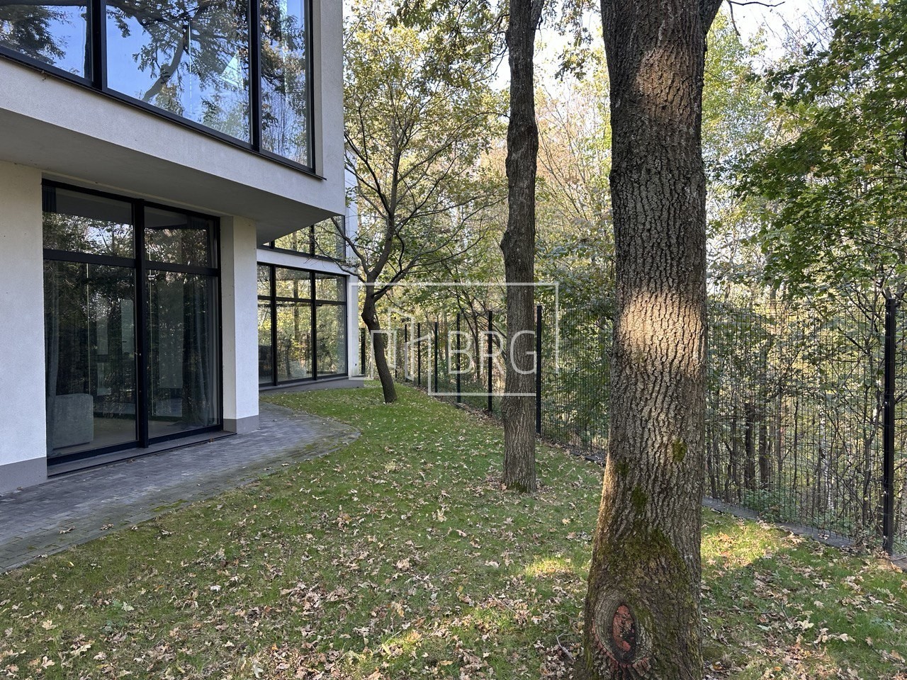 Современный дом 390м с выходом в парк Межигорье. Київська обл