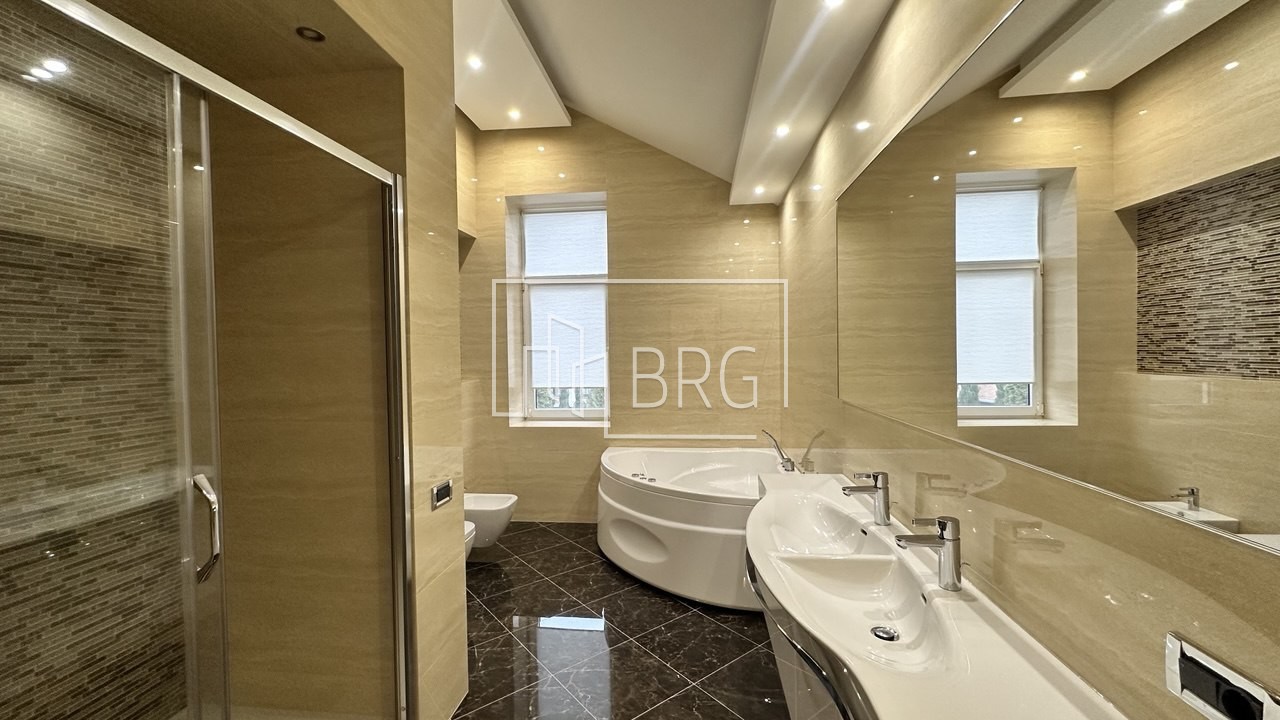 Дом 500м в КГ Днипрова хвыля Дамба. Київська обл