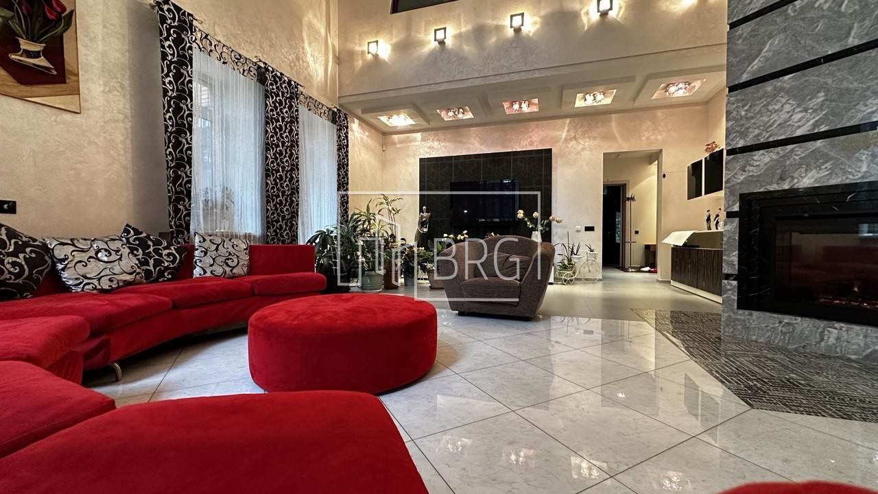 Дом 700м в сосновом лесу Пятихатки Козин. Київська обл