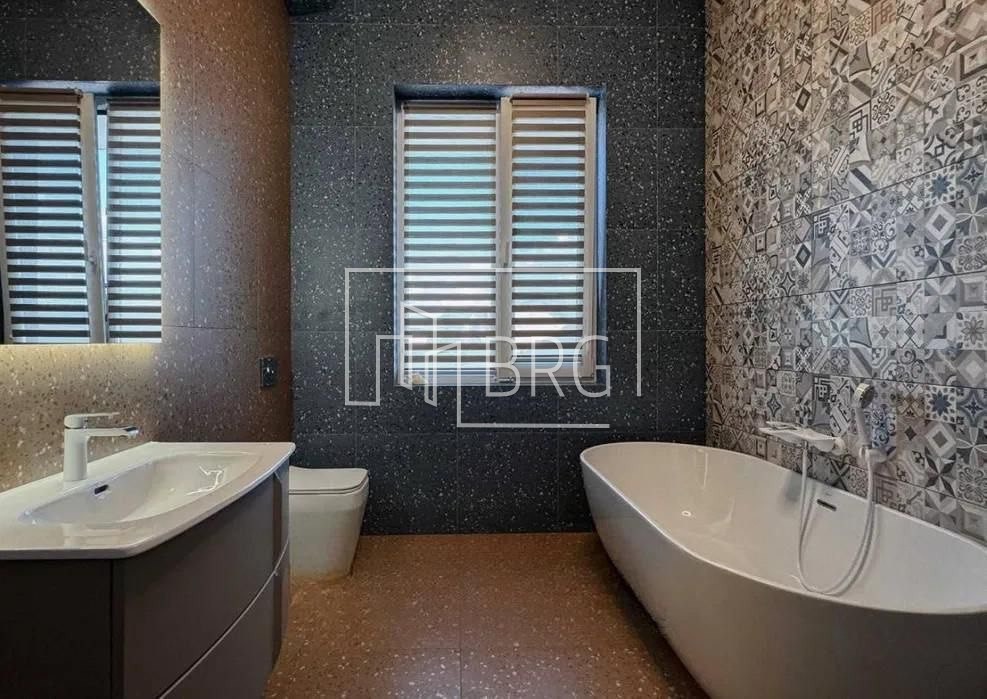 Новый дом с бассейном 360м КГ Монтана вилладж Козин. Київська обл