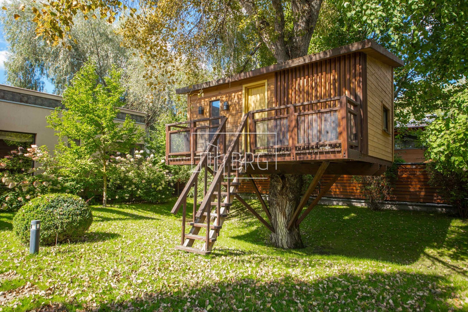 Дом 420м выход на Козинку Конча-Заспа. Київська обл