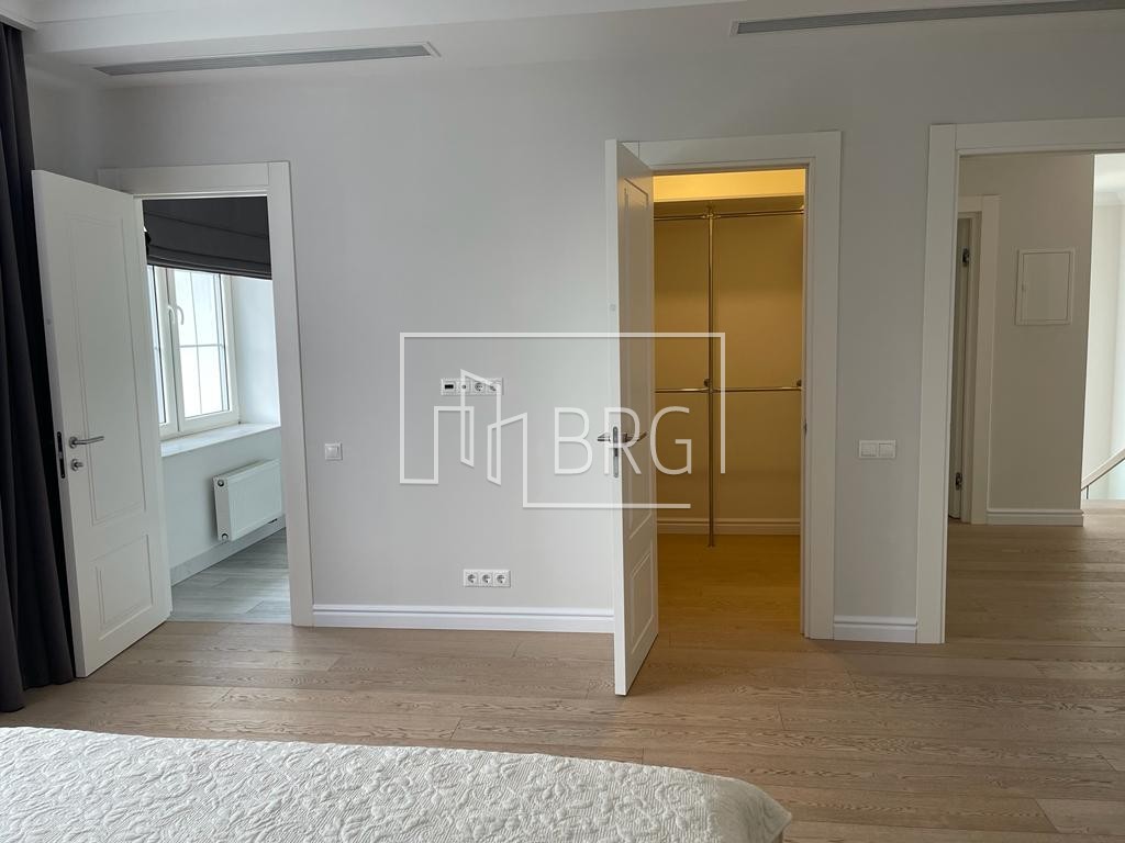 Дом 450м Печерский р-н. Киев