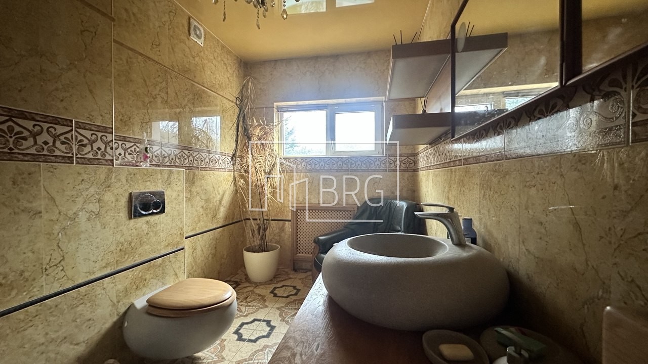 Дом 350м КГ Мистецтво с выходом к озеру. Київська обл