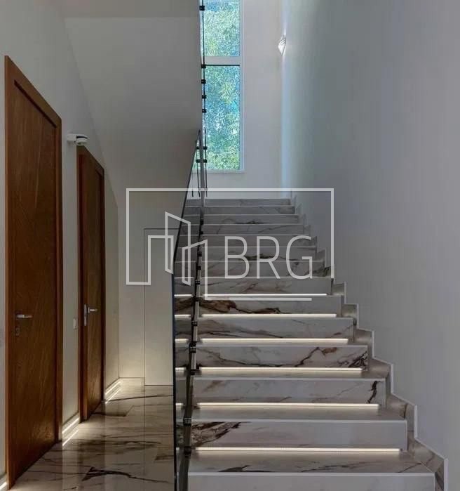 Новый дом с бассейном 360м КГ Монтана вилладж Козин. Київська обл