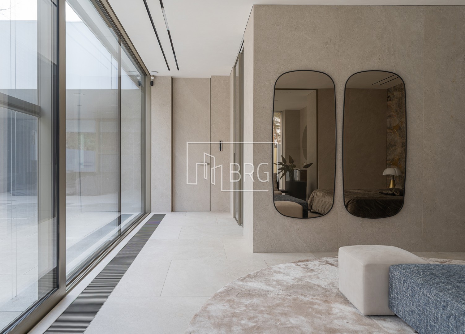 Дом 305м с бассейном Плюты Конча-Заспа. Київська обл