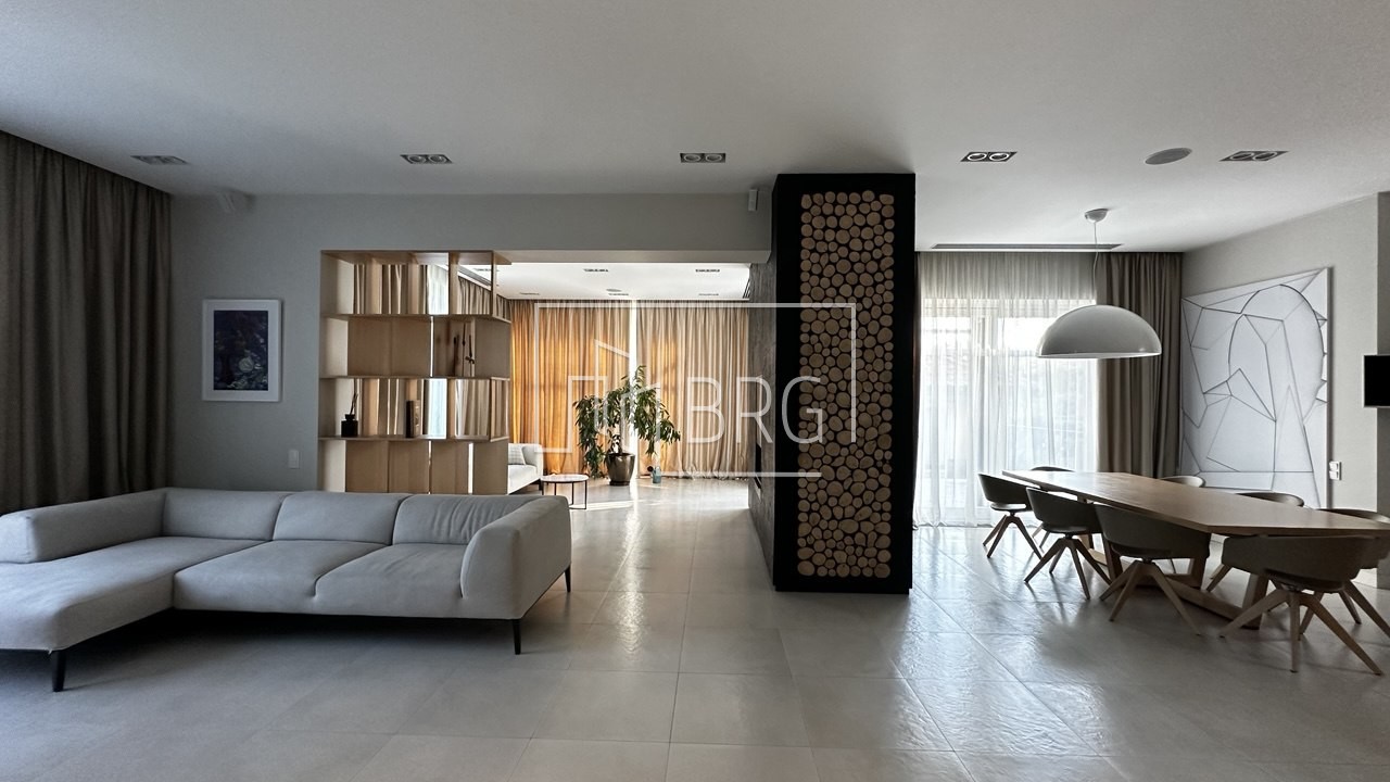 Дом 570м с выходом на Козинку Плюты. Київська обл