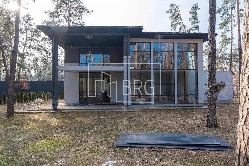 Новый дом 334м в сосновом лесу Плюты. Київська обл