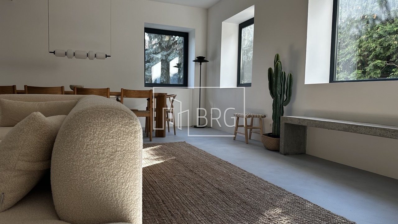 Новый современный дом 330м с бассейном КГ Золотые ворота. Київська обл