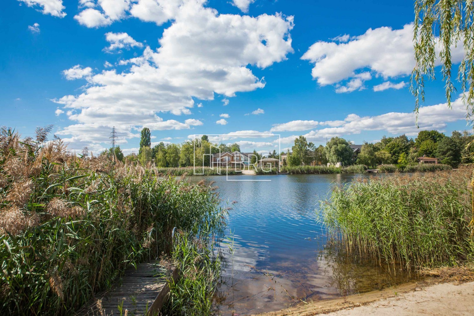 Дом 420м выход на Козинку Конча-Заспа. Київська обл