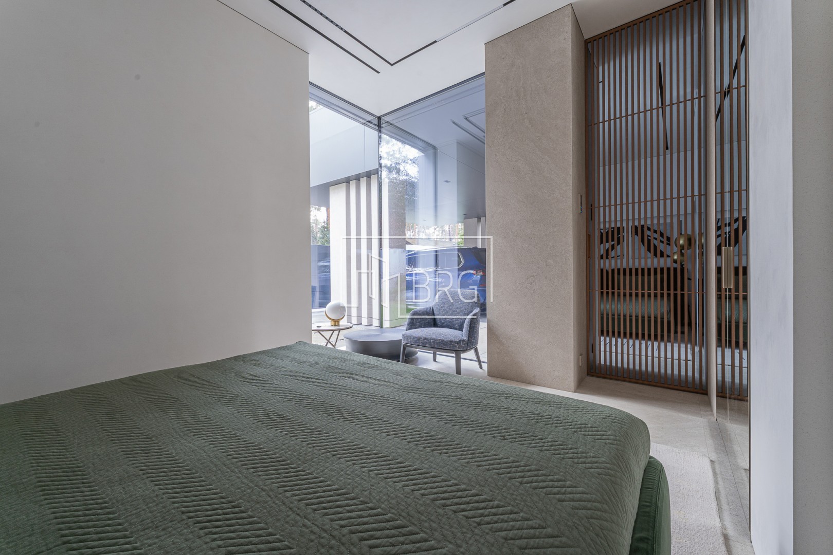 Дом 305м с бассейном Плюты Конча-Заспа. Київська обл