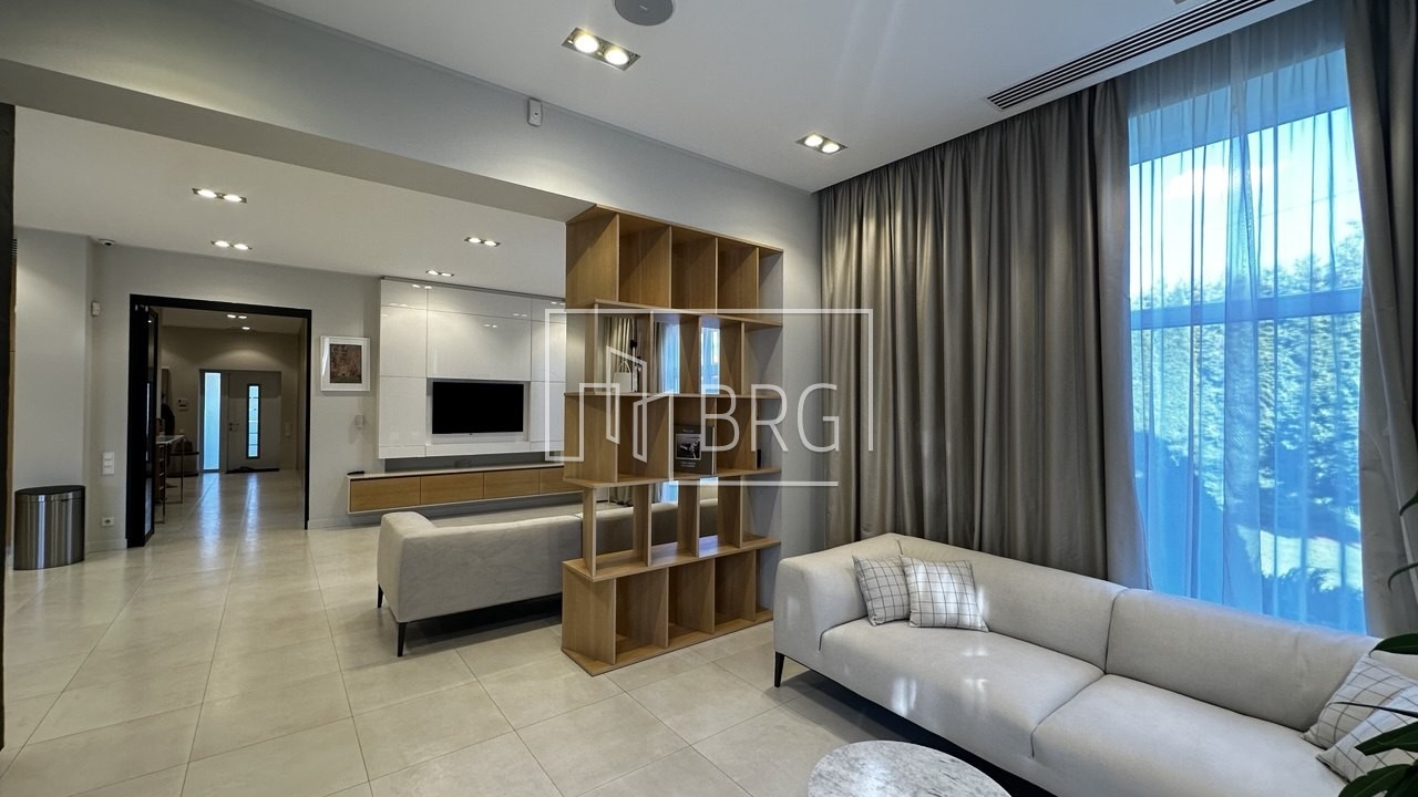 Дом 570м с выходом на Козинку Плюты. Київська обл