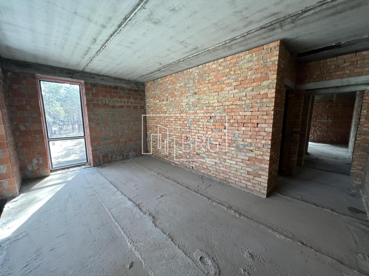 Новый дом 334м в сосновом лесу Плюты. Київська обл