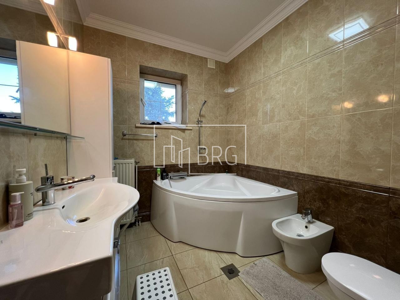 Дом 490м КГ Золотые ворота с выходом на Козинку. Київська обл