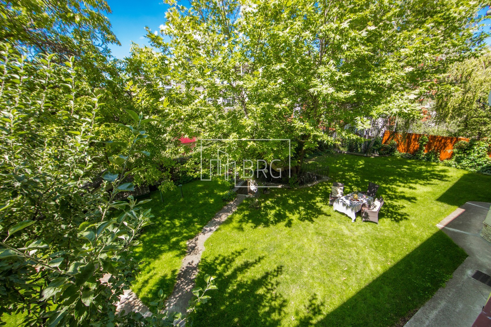 Дом Царское село на Печерске 400м. Киев